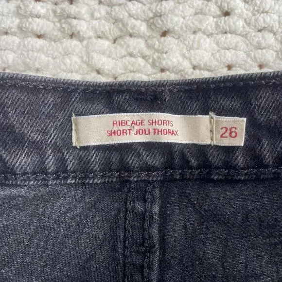 Levi's Women's Black Ribcage Short - Size 26 - Picture 2 of 4
